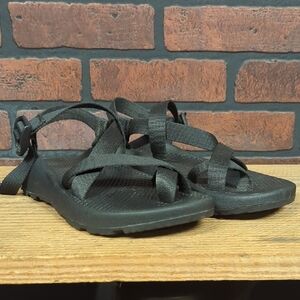Chaco Men's Z/2 Classic Black Strappy Sandals Sz 8